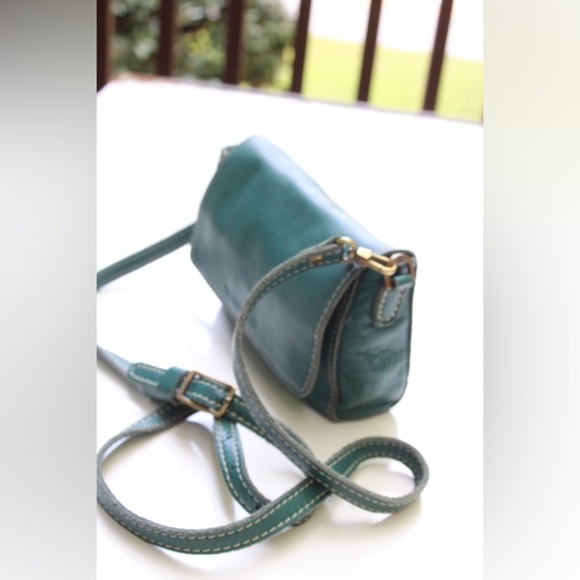 Portland leather cross body bag - Picture 11 of 15